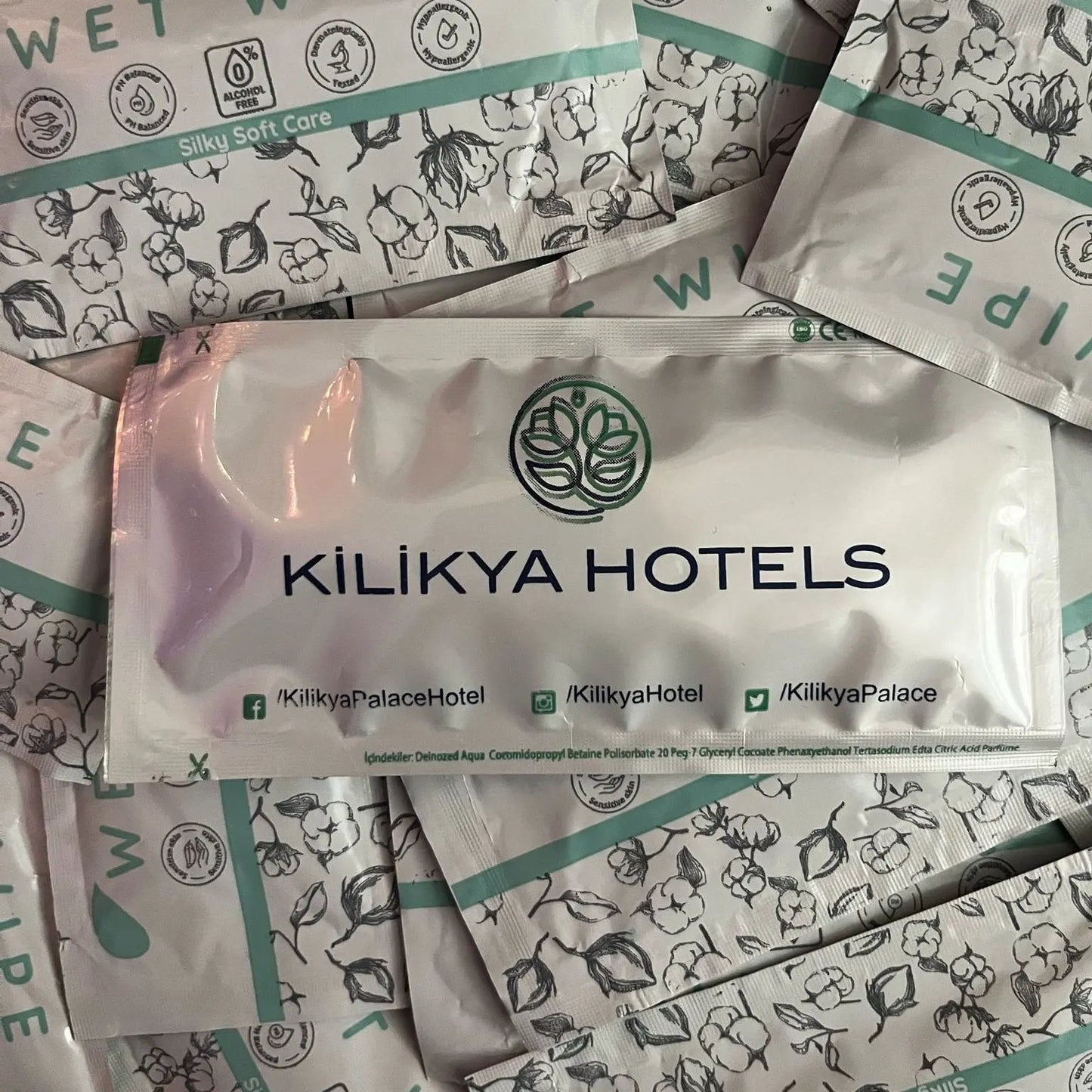 custom branded single use wet wipes for restaurants and hotels